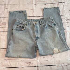 Wrangler Men’s Light Wash Distressed Jeans – Size 38x30 – Vintage Fit